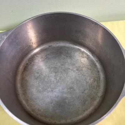 Magnolite 5 Quart Round with Lid