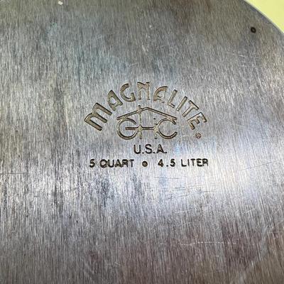 Magnolite 5 Quart Round with Lid