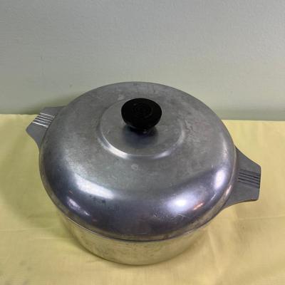 Magnolite 5 Quart Round with Lid