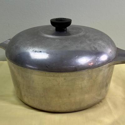 Magnolite 5 Quart Round with Lid