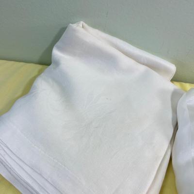 Damask Table Clothes and Napkins, Linens