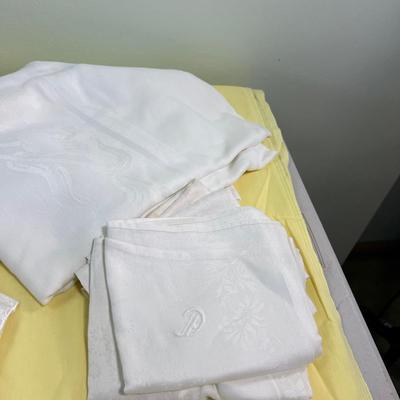 Damask Table Clothes and Napkins, Linens