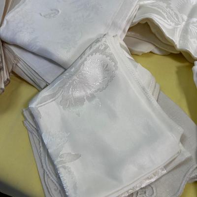 Damask Table Clothes and Napkins, Linens