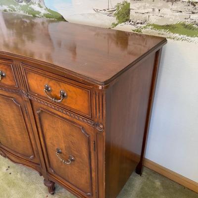 BERNHARDT Incredible Sideboard / Buffet  Mahogany Sheridan Style