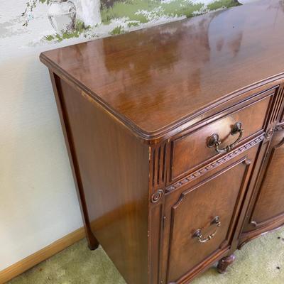 BERNHARDT Incredible Sideboard / Buffet  Mahogany Sheridan Style