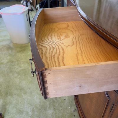 BERNHARDT Incredible Sideboard / Buffet  Mahogany Sheridan Style