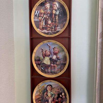 3 M J HUMMEL Collector Plates with wood Display Wall Case