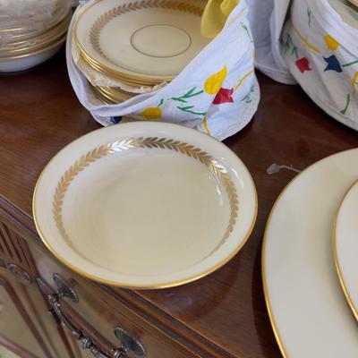 LENOX Fine China Pattern: Imperial Set Service for 8 Each setting is 6 piece place setting. 