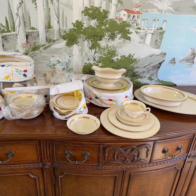 LENOX Fine China Pattern: Imperial Set Service for 8 Each setting is 6 piece place setting. 