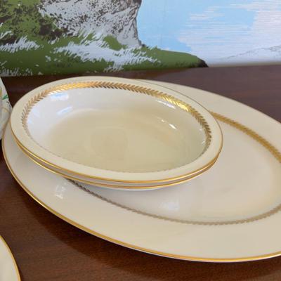 LENOX Fine China Pattern: Imperial Set Service for 8 Each setting is 6 piece place setting. 