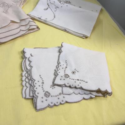 Linen Table Clothes and Napkins, Taupe
