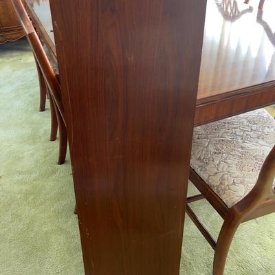 Hepplewhite Sheridan Style Dining Table with Sheild Back Chairs 