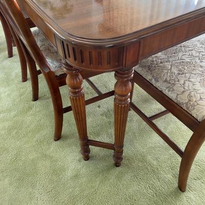 Hepplewhite Sheridan Style Dining Table with Sheild Back Chairs 