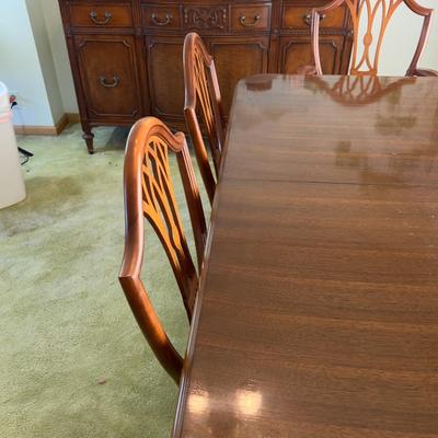Hepplewhite Sheridan Style Dining Table with Sheild Back Chairs 