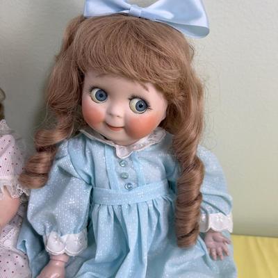 2 Dolls; Cheeks and Big Eyes