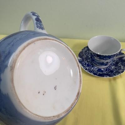 Blue Transferware Tea Pot and Cup/Saucers