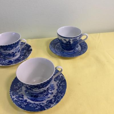 Blue Transferware Tea Pot and Cup/Saucers