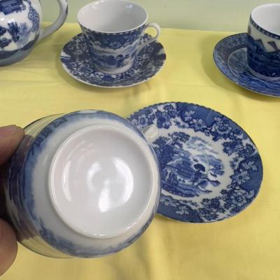 Blue Transferware Tea Pot and Cup/Saucers