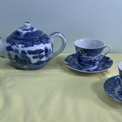 Blue Transferware Tea Pot and Cup/Saucers