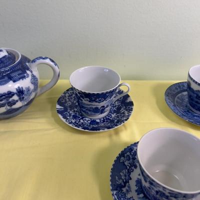 Blue Transferware Tea Pot and Cup/Saucers