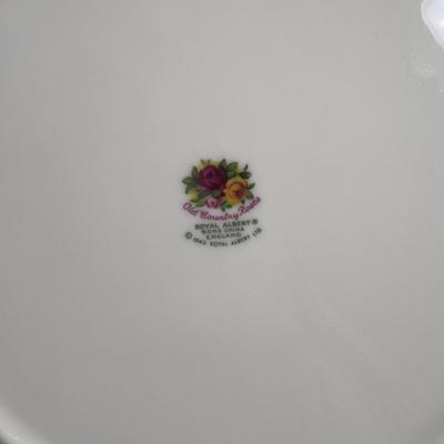 Set of China Royal Albert, Pattern: OLD COUNTRY ROSES 