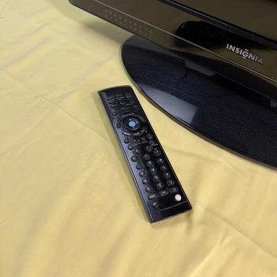 Insignia Television with VHF Antenna 