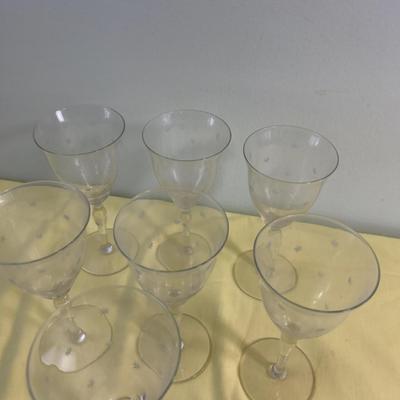 Etched Star Wine, Water, whatever (7) Glasses