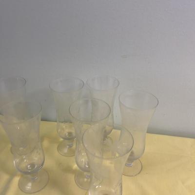 Parfait Glasses (7) Plus (5) Small Mimosa Or Whatever!!!! 