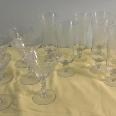 Parfait Glasses (7) Plus (5) Small Mimosa Or Whatever!!!! 