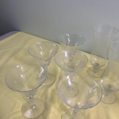 Parfait Glasses (7) Plus (5) Small Mimosa Or Whatever!!!! 