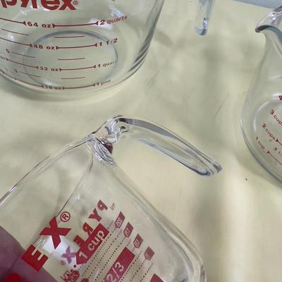 GLASS Nice Pyrex Measuring Cups