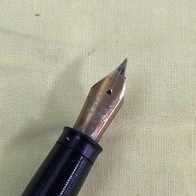 2 Schaffer 14K Nibs  and pens