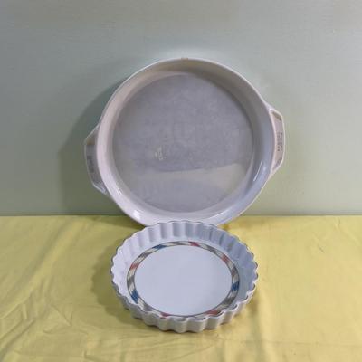 Amana Pizza Crisper for Microwave and a Quiche Plate