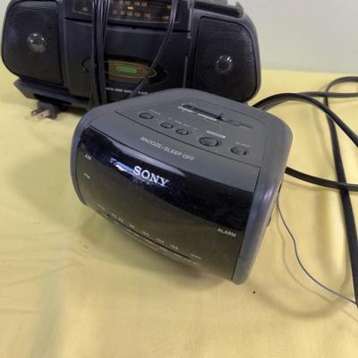 2 Radios 