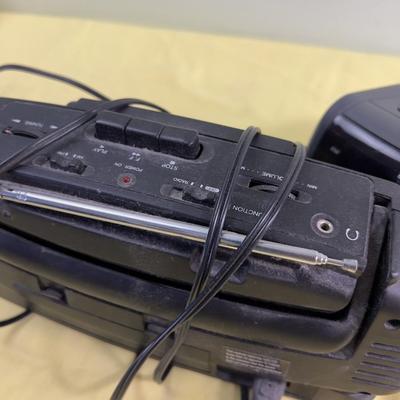 2 Radios 