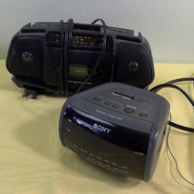 2 Radios 