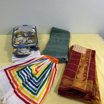 Kitchen Towels 3 new set plus the colorful one