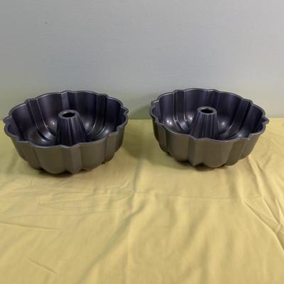 2 Nordicware BUNDT Pans 