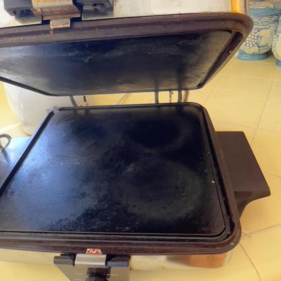 Blender, Waffle Iron & Electric Broiler