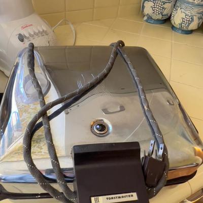 Blender, Waffle Iron & Electric Broiler