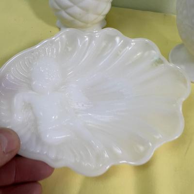 Milk Glass 3 Pieces 