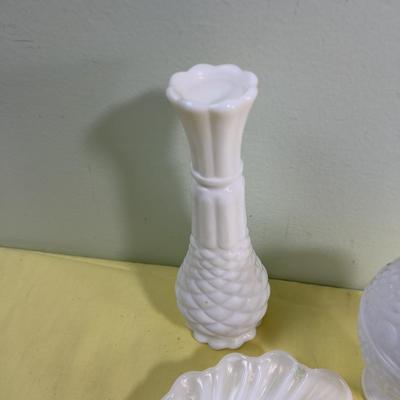 Milk Glass 3 Pieces 