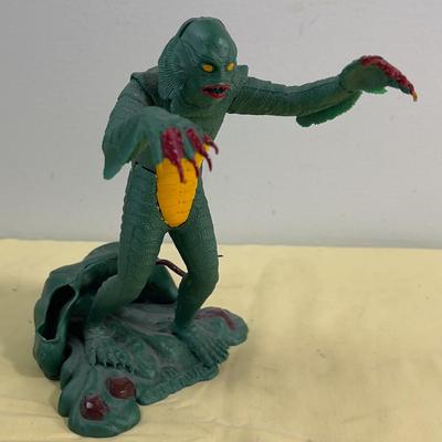 Creature from the Black Lagoon Missing Side Dog