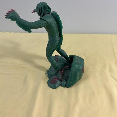 Creature from the Black Lagoon Missing Side Dog