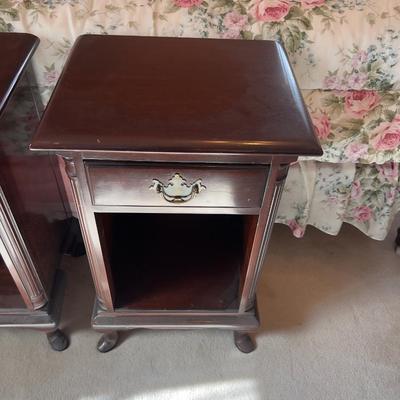 Pair of Mahogany Nite Stands 