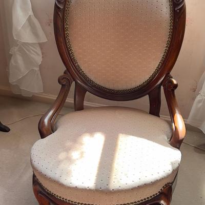 Queen Anne Style Rocking Chain Walnut