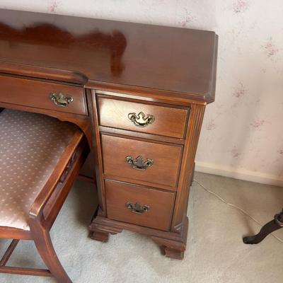 Mahogany Dressing Table with Mirror and Stool Bring Help to Move