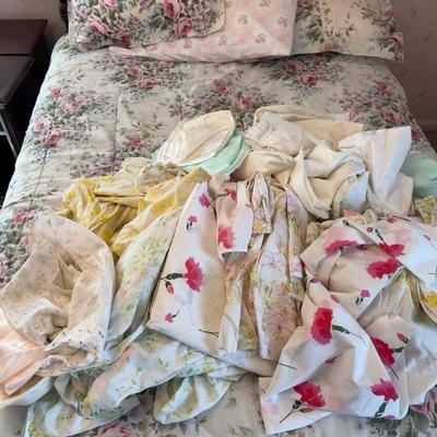Various Sheets and Pillow Cases, PRINTED Design