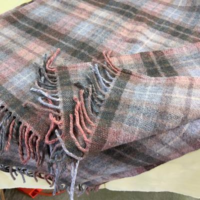 Nice Plaid Wool 100% Throw