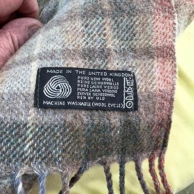 Nice Plaid Wool 100% Throw
